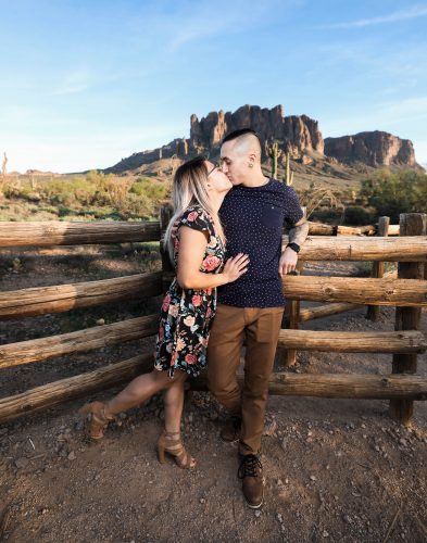A couple kissing at the Lost Dutchman State Park